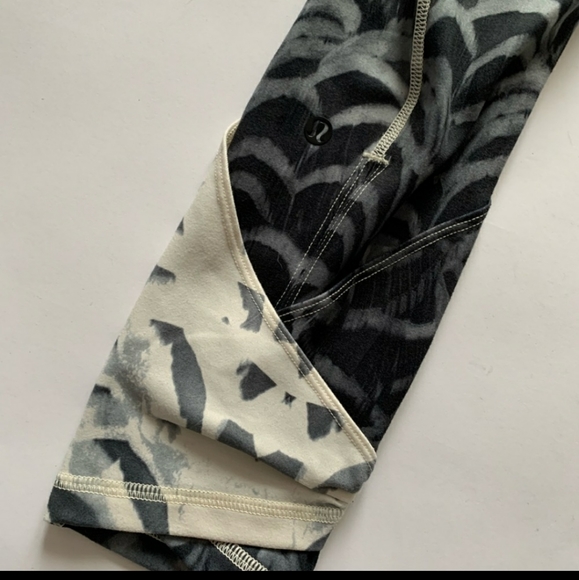 Lululemon Wunder Under Crop Leggings - Picture 2 of 6